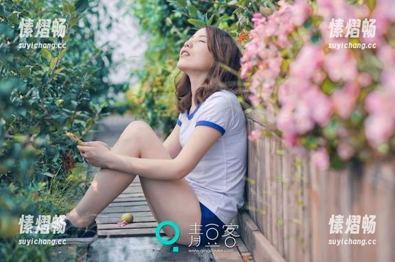 青豆客 - 晓艾fafa的新作：红裙图包更新，随便一张都是心动瞬间！
