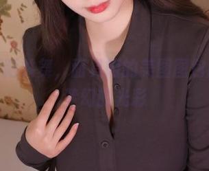 与韶陌陌共舞，面具陌的美图图包闪烁着梦幻的光彩