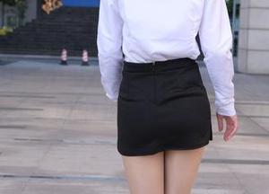 魔镜街拍 – 不可思议！婷婷带来的圣诞美图，寒风中逆袭的肉丝魅力。