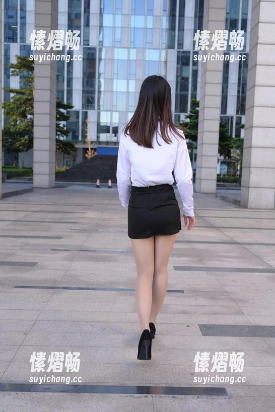 魔镜街拍 - 不可思议！婷婷带来的圣诞美图，寒风中逆袭的肉丝魅力。