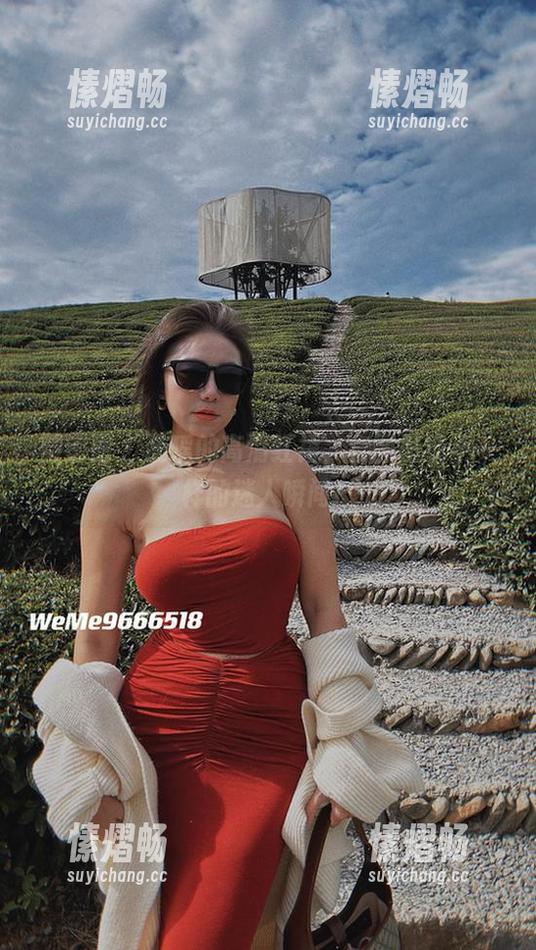 微密圈 - 鹿瑶的高清红裙，套图呈现不一样的迷人瞬间！